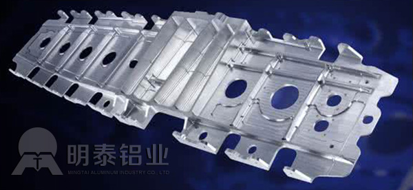 明泰鋁業(yè)6082鋁板用于飛機(jī)零配件 明泰鋁業(yè)6082鋁板用于飛機(jī)零配件