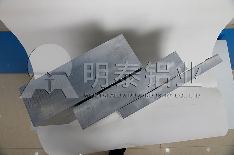 0.7mm厚幕墻用3003/3004鋁板性能優(yōu)良 0.7mm厚幕墻用3003/3004鋁板性能優(yōu)良