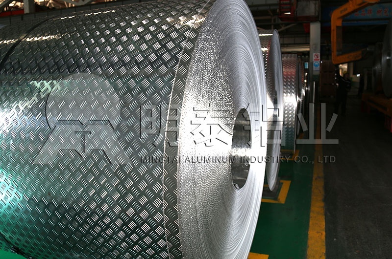 五條筋花紋鋁板廠家_價格 五條筋花紋鋁板廠家_價格