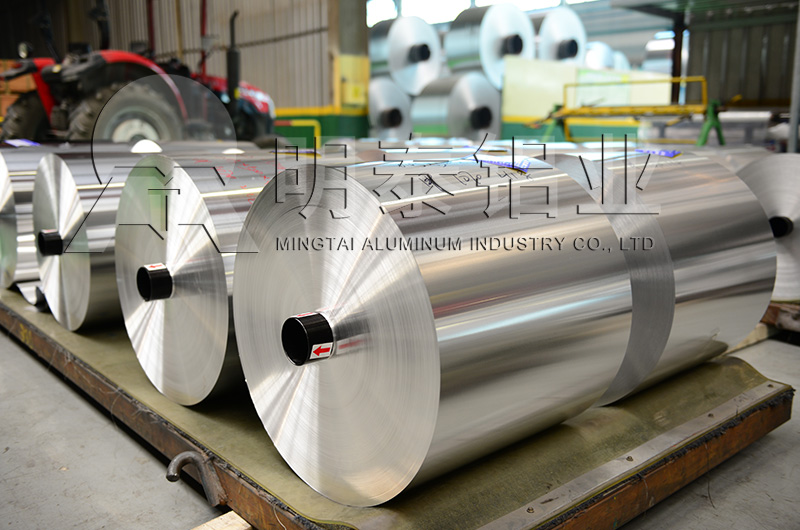 化妝品瓶蓋料用1060鋁箔基材性能優(yōu)良 化妝品瓶蓋料用1060鋁箔基材性能優(yōu)良